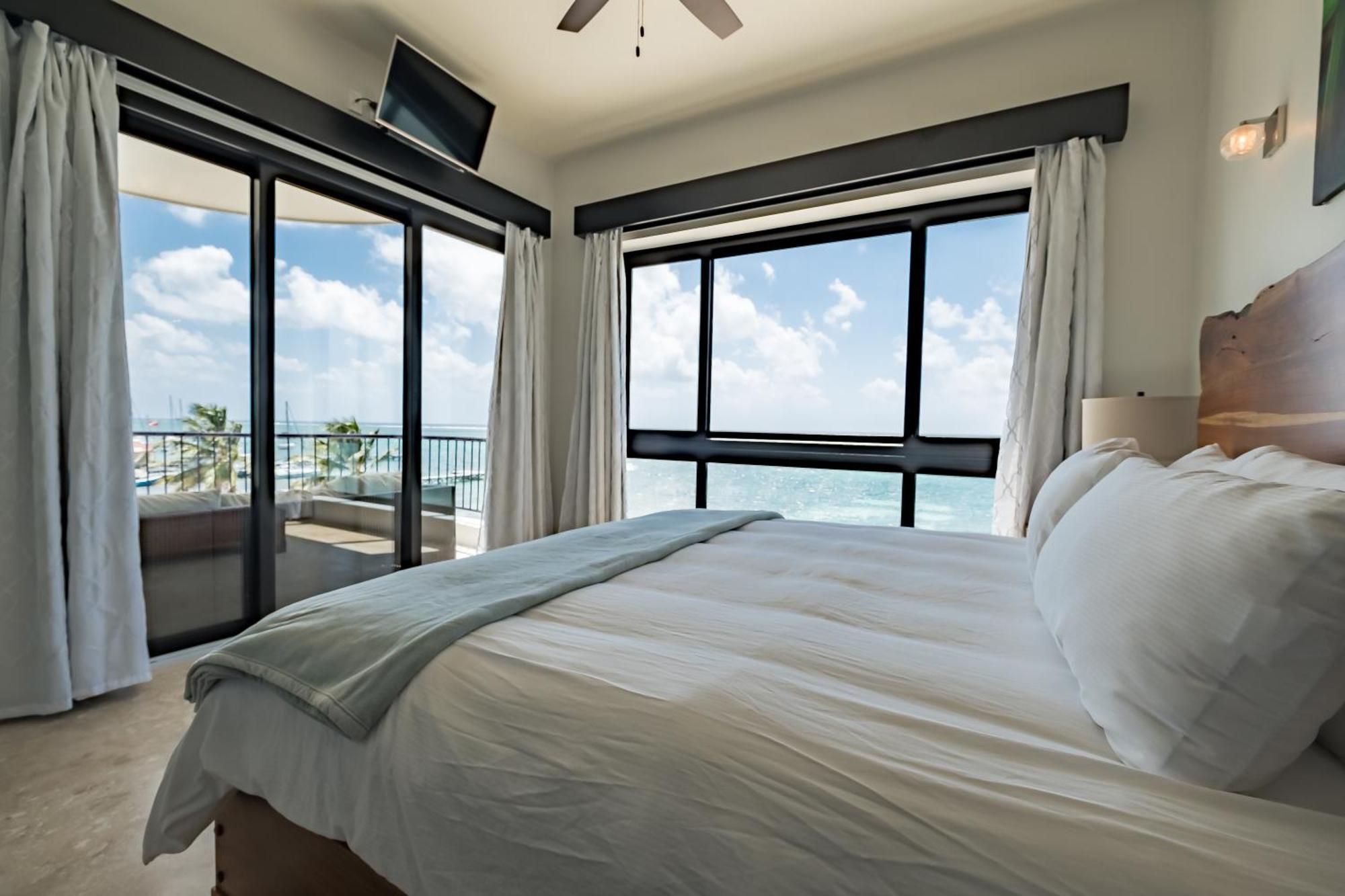 Diamante Beachfront Suites San Pedro  Exterior foto