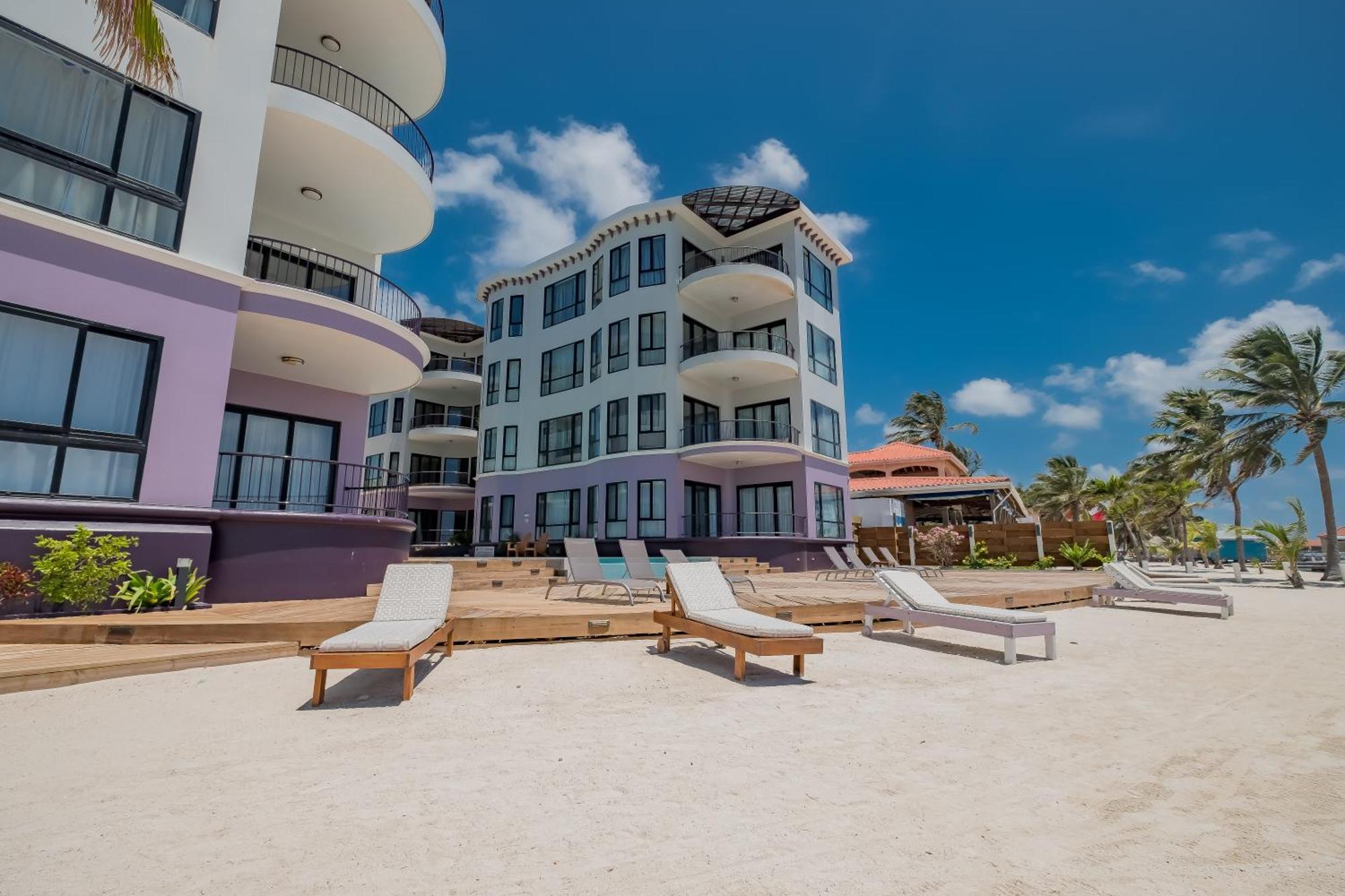Diamante Beachfront Suites San Pedro  Exterior foto