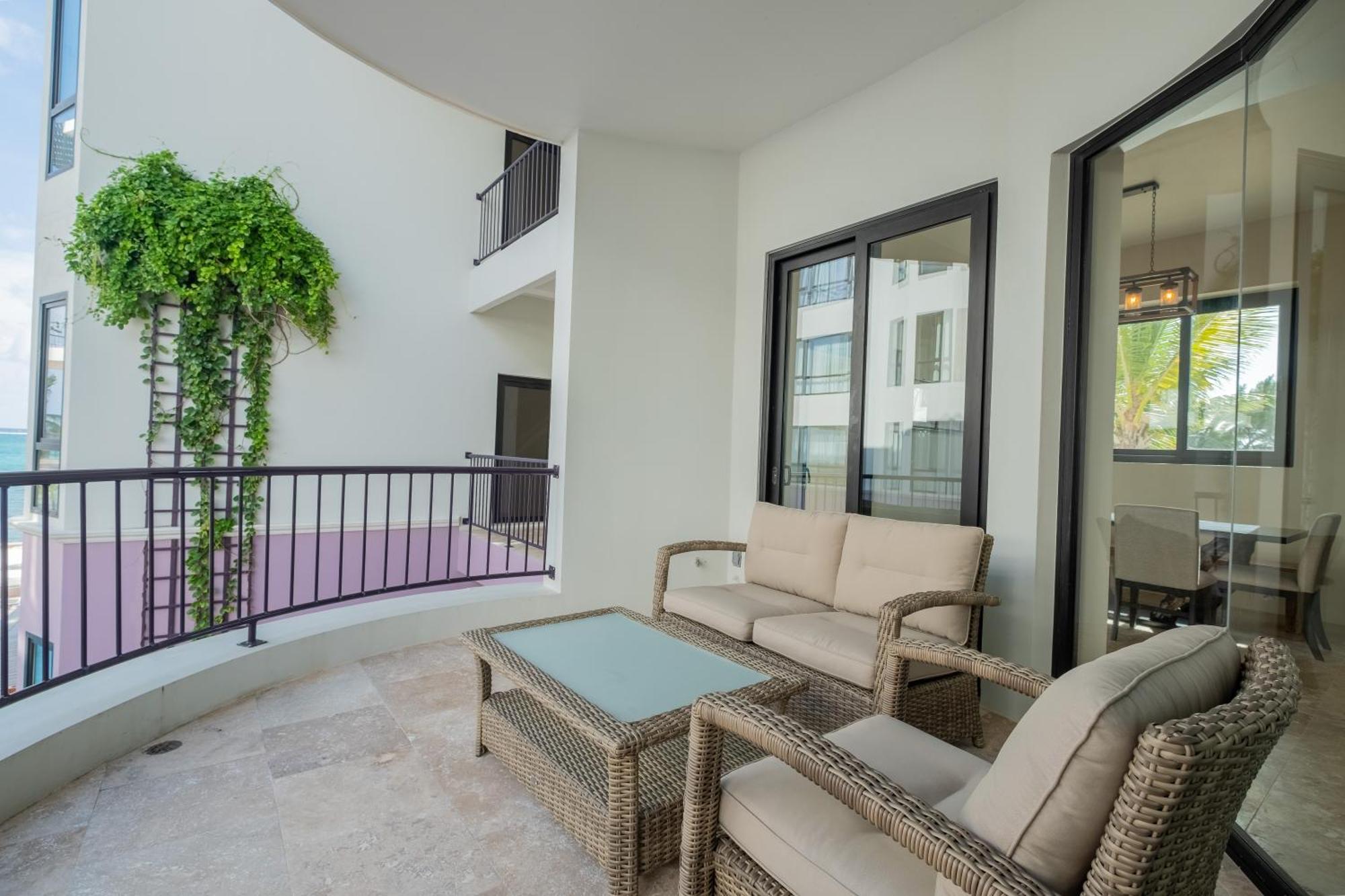 Diamante Beachfront Suites San Pedro  Exterior foto